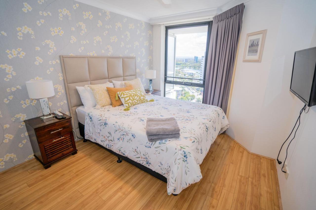 Large Surfers Paradise Apartment With Fantastic Views Gold Coast Dış mekan fotoğraf