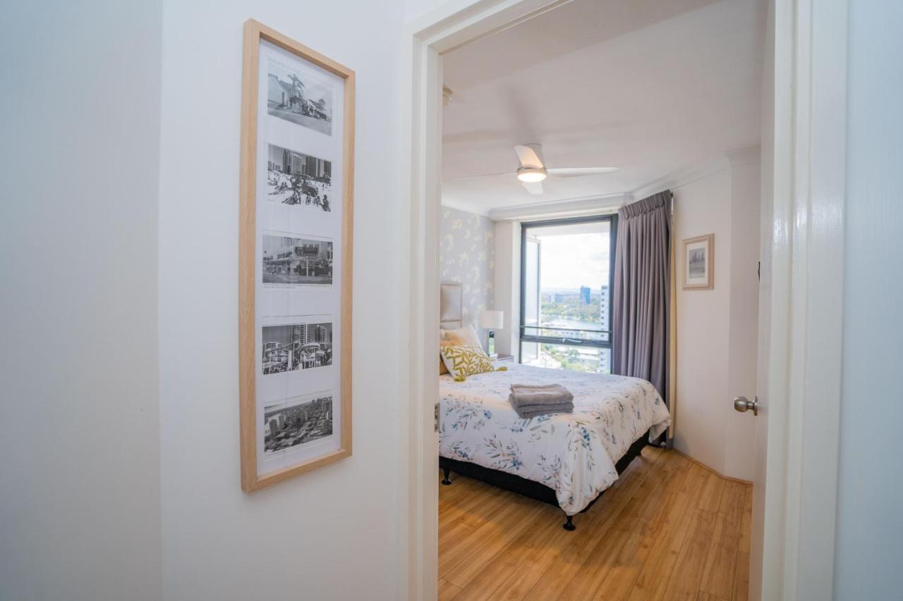 Large Surfers Paradise Apartment With Fantastic Views Gold Coast Dış mekan fotoğraf
