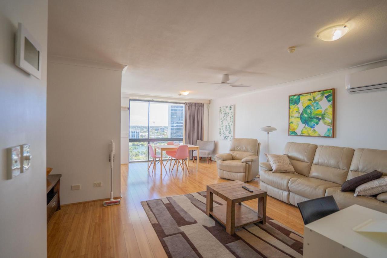 Large Surfers Paradise Apartment With Fantastic Views Gold Coast Dış mekan fotoğraf